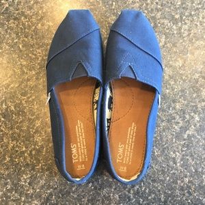 Like new Toms -navy